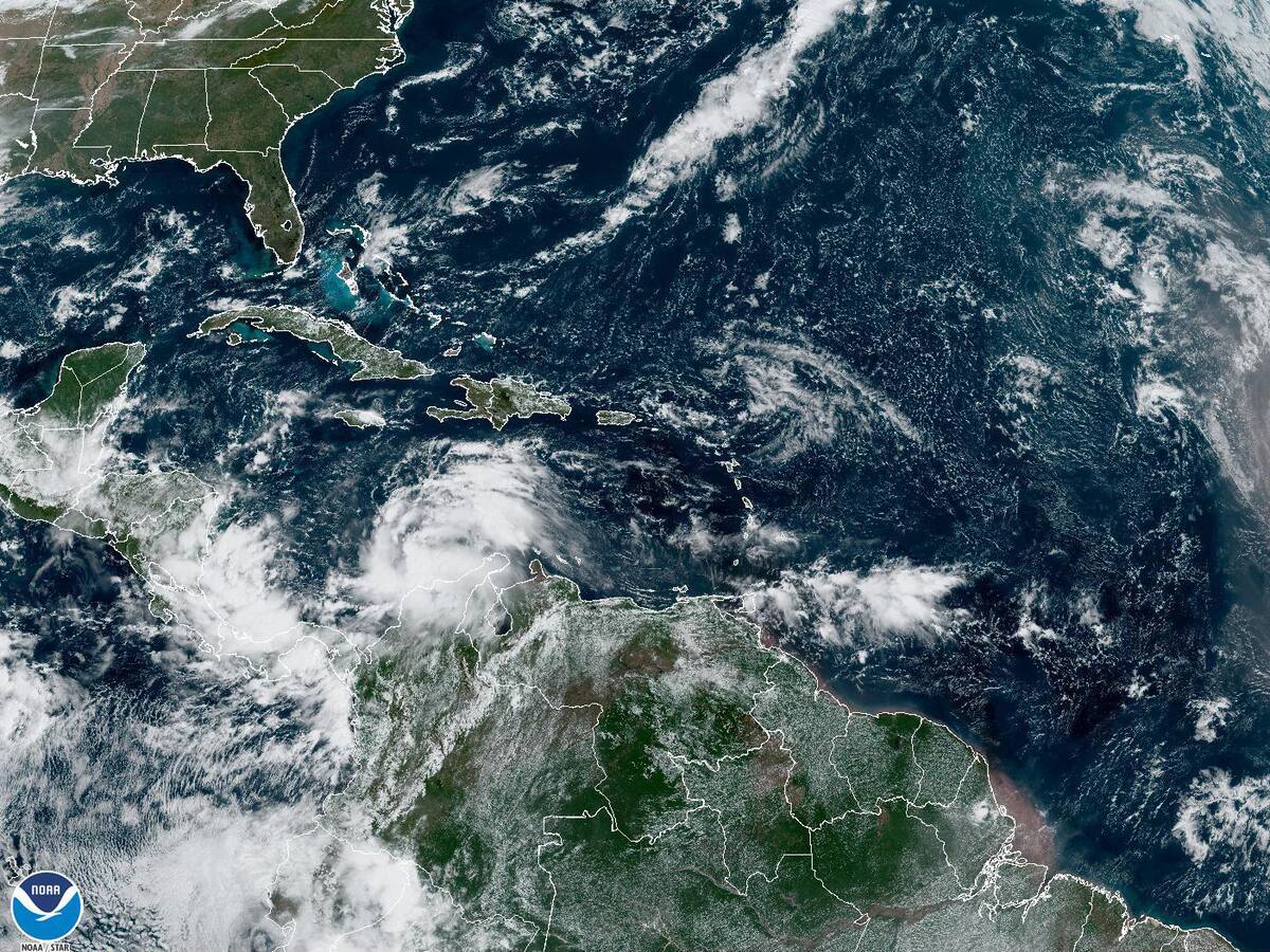 Huracán Julia EN VIVO: trayectoria, últimas noticias, videos, reportes y más