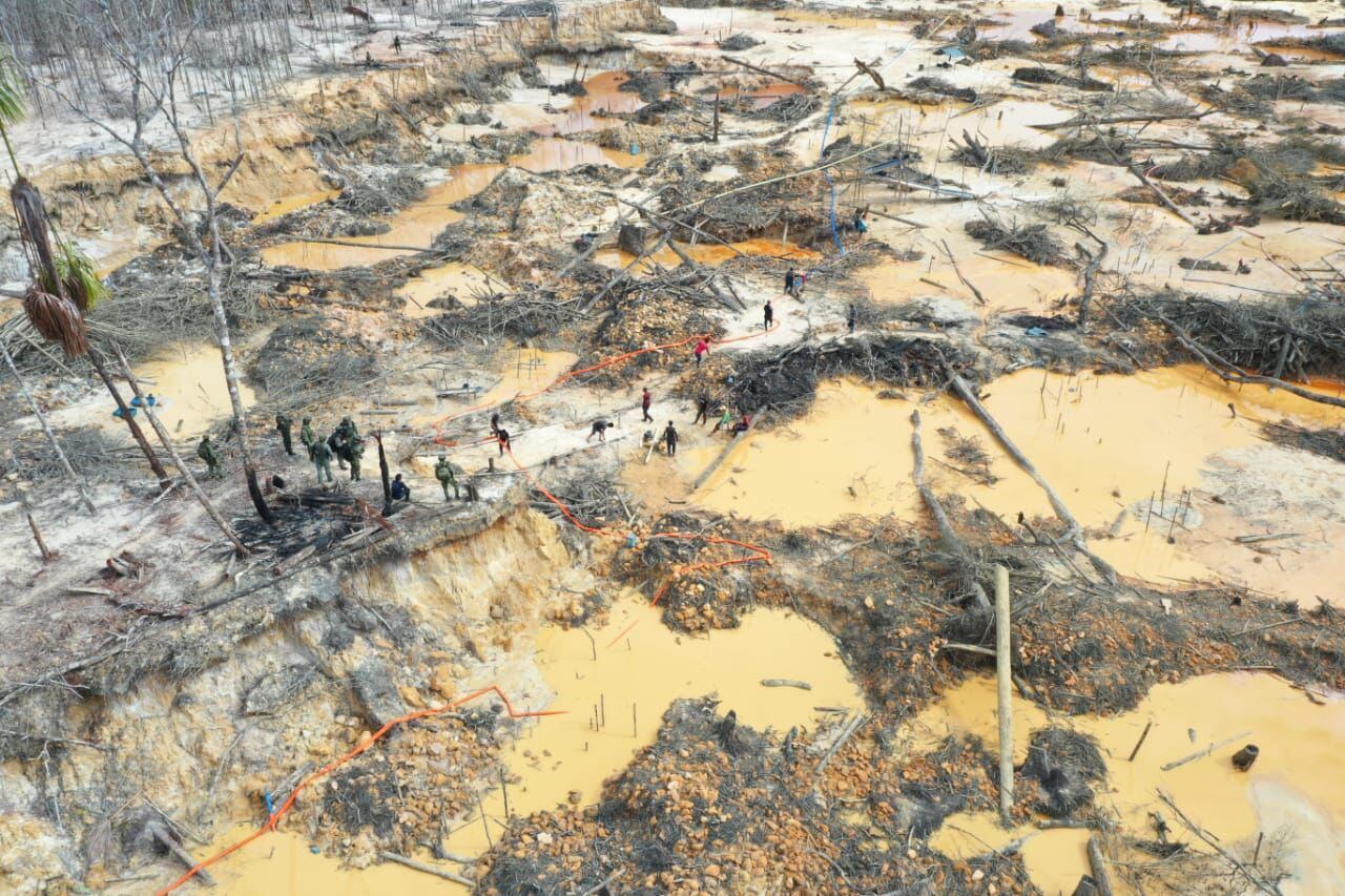 Fuerzas Militares desmantela mina ilegal que depredaba las selvas de Guainía: Foto: Cortesía Fuerzas Militares