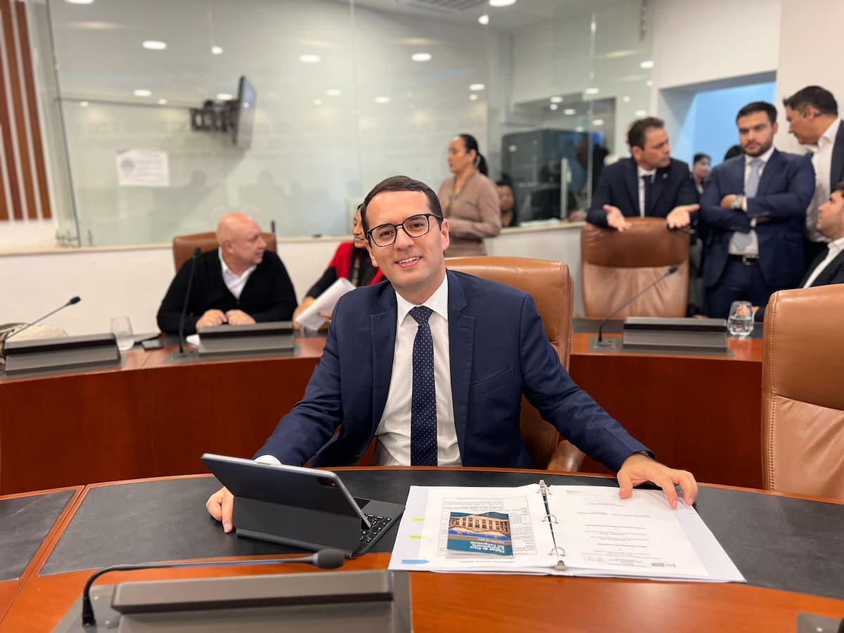 Congresista Wilmer Castellanos responde a acusaciones de corrupción por contratos con el Invías