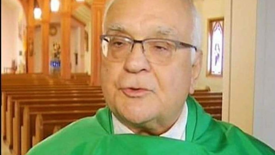 El cura Richard Bucci, del estado de Rhode Island, comparó la pedofilia con el aborto. Foto: Original de NBC10