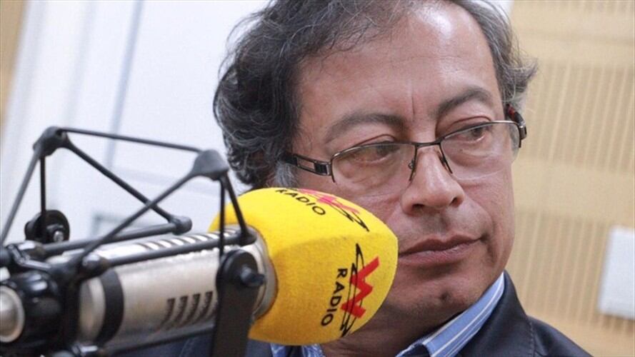 Hay una acción sistemática en mi contra promovida por sectores políticos: Petro. Foto: La WCon Vicky Dávila