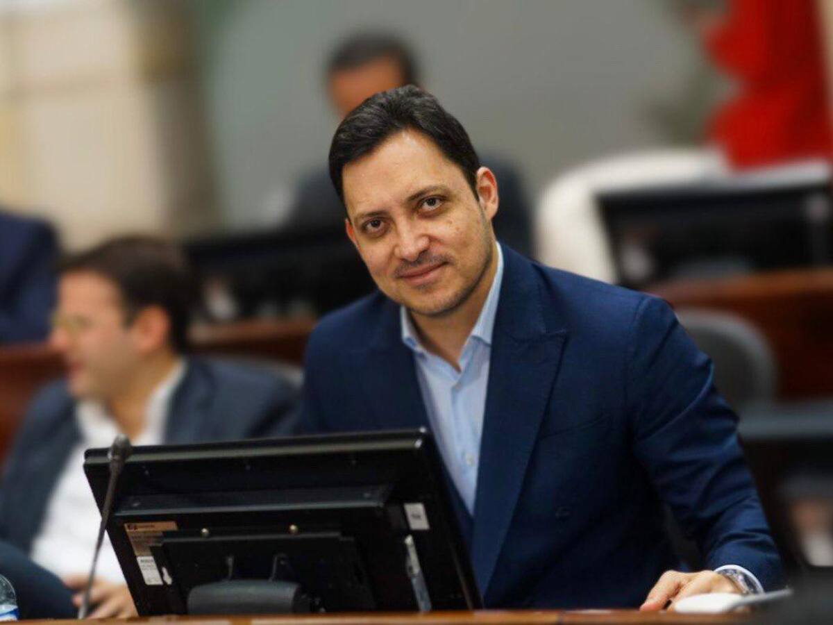 Oposición apoya referendo, pero hundieron consulta: “No es lo mismo que lo del Gobierno”, dice Motoa