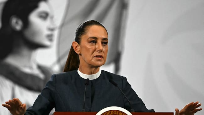 Claudia Sheinbaum fue acosada por un hombre durante un recorrido a pie en Ciudad de México