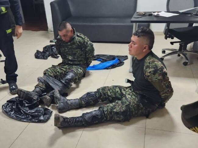 Falsos militares capturados. Foto: Cortesía Policía.