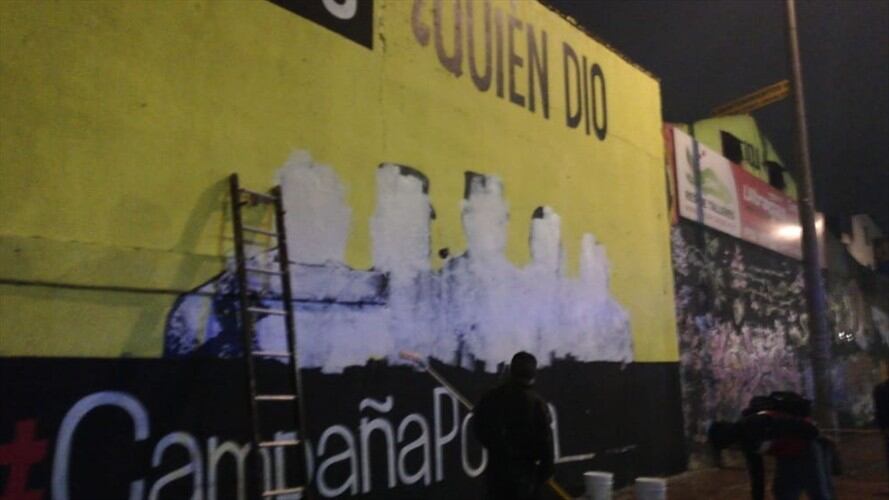 El mural estaba situado en el norte de la capital de país y tenía rostros de varios miembros reconocidos del Ejército.. Foto: Twitter: asociacionminga