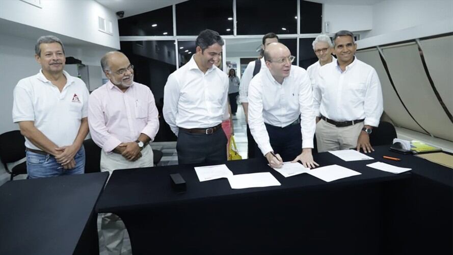 Santa Marta firma pacto por la transparencia con Colombia Compra Eficiente. Foto: Cortesía Alcaldía de Santa Marta