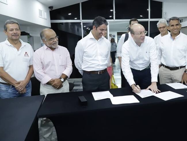 Santa Marta firma pacto por la transparencia con Colombia Compra Eficiente. Foto: Cortesía Alcaldía de Santa Marta