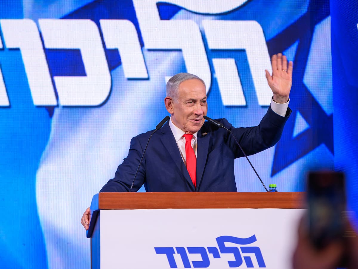 Netanyahu gana elecciones en Israel pero su bloque no logra mayoría, según recuento final