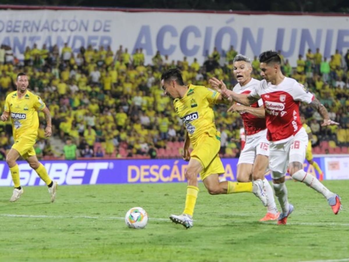 Atlético Bucaramanga superó 1-0 a Independiente Santa Fe y empezó con pie derecho los cuadrangulares