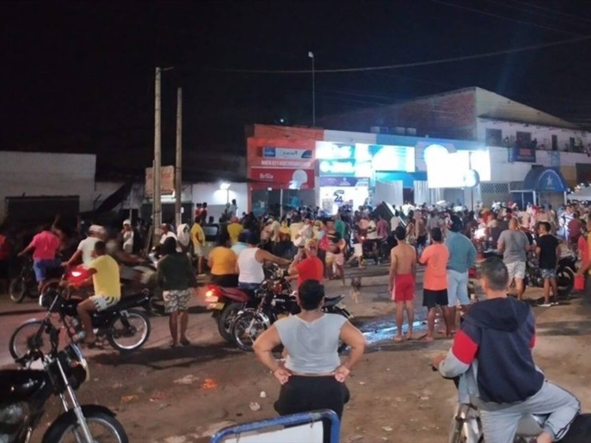 Velatón en Ciénaga, Magdalena, terminó en saqueos a establecimientos comerciales