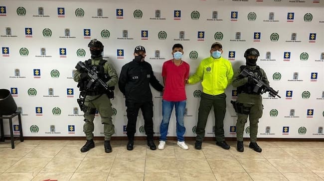 Se trata de tres personas idéntica das como alias Luis, alias Sangre, alias Peludo y alias Bobis, presuntos integrantes del Clan del Golfo.. Foto: Fiscalía