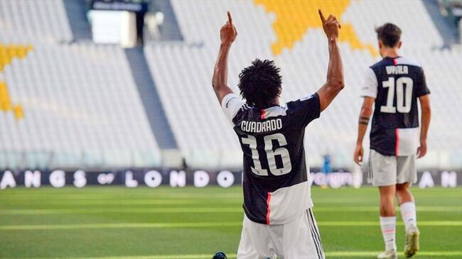 El colombiano tardó tres minutos en ofrecer al argentino Paulo Dybala el balón del 1-0. Foto: Getty Images