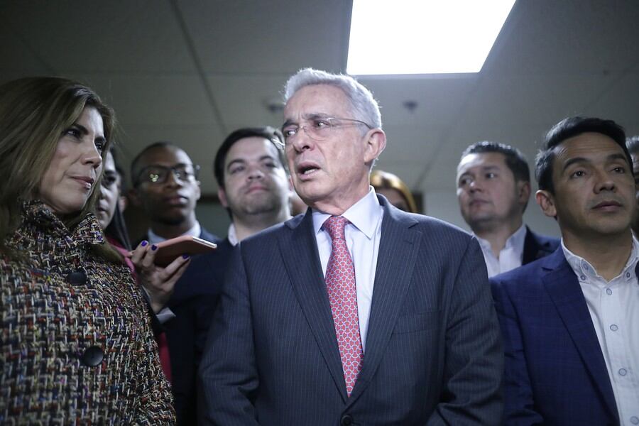 Álvaro Uribe Vélez anunció que los cuatro ex precandidatos presidenciales del partido participarán en las próximas elecciones legislativas