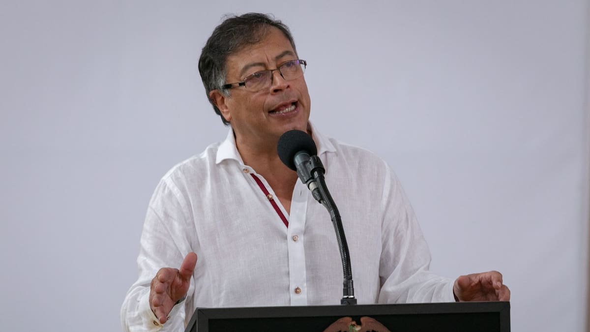 Gustavo Petro ordenó el cierre de las trochas ilegales entre Colombia y Venezuela