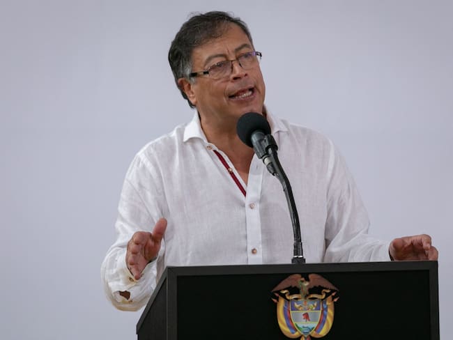 Gustavo Petro ordenó el cierre de las trochas ilegales entre Colombia y Venezuela