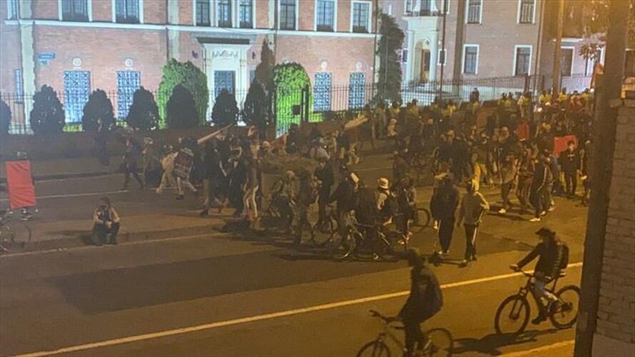 Entre los manifestantes están sindicatos de Transmilenio, miembros de centrales obreras, estudiantes, trabajadores de la aeronáutica civil y el comité del paro . Foto: Redacción W Radio