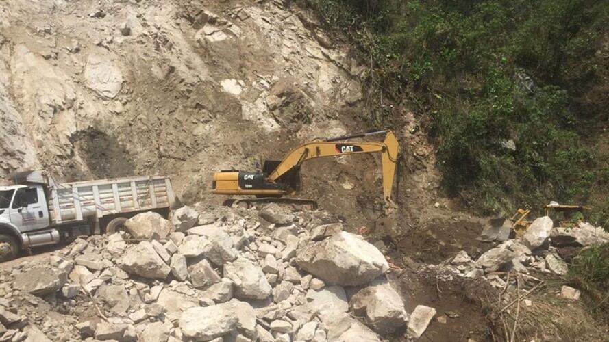 La vía Curos Málaga podría durar tres meses cerrada por pérdida de banca. . Foto:Gobernación de Santander.