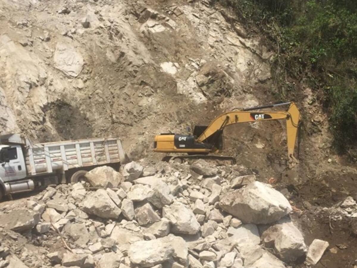 Murió niña por demora en traslado a un hospital tras cierre de la vía Curos - Málaga