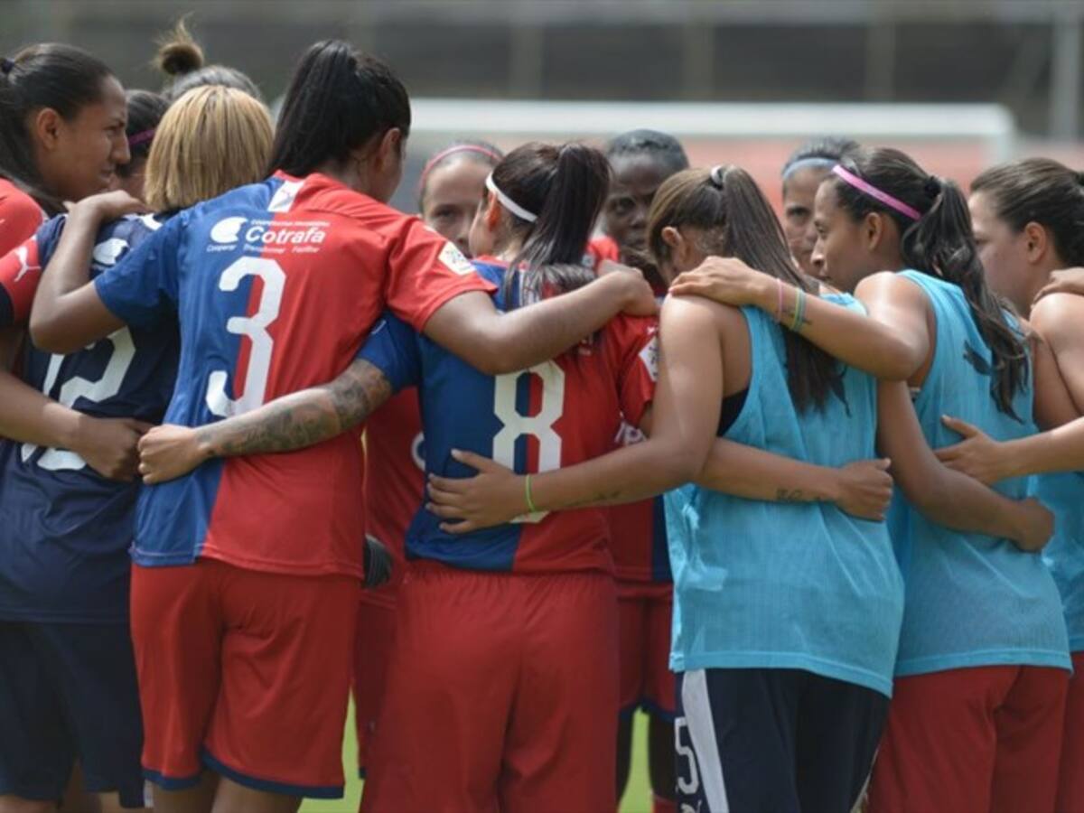 Hay que seducir a los directivos para que sigan creyendo en el fútbol femenino: Paniagua