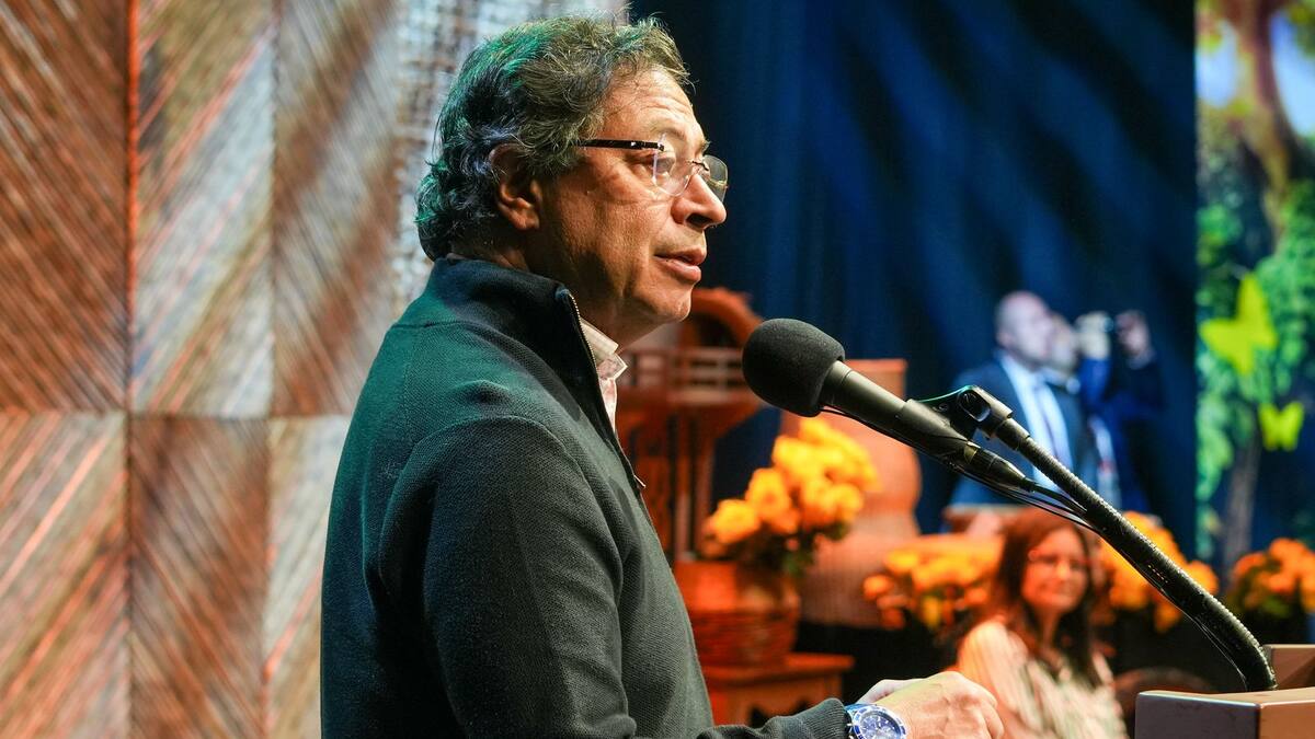 Camacol no puede seguir pavimentando Sabana de Bogotá, dejará sin agua a millones de personas: Petro