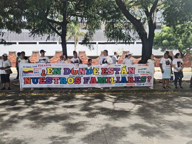 Familiares de víctimas de desaparición forzada protestaron frente a la Fiscalía de Norte de Santander