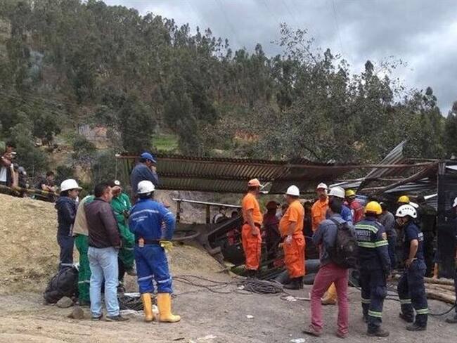 Al menos 3 mineros muertos y 9 atrapados tras explosión en una mina en Boyacá. Foto: Twitter @DefensaCivilCo