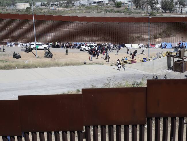 Mxico, Tijuanoa. Imagen de referencia de migrantes en EE.UU. FOTO: EFE/Joebeth Terríquez