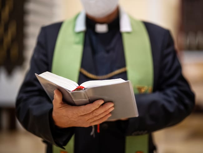 Capturan a sacerdote señalado de abusar de un monaguillo en iglesia de Soacha, Cundinamarca / imagen de referencia. Foto: Getty Images