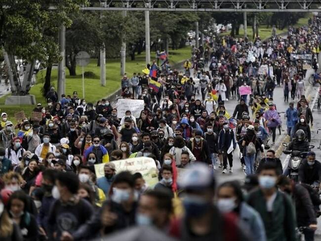 Un joven fue rechazo durante marchas luego de declarar su amor. Foto: Colprensa