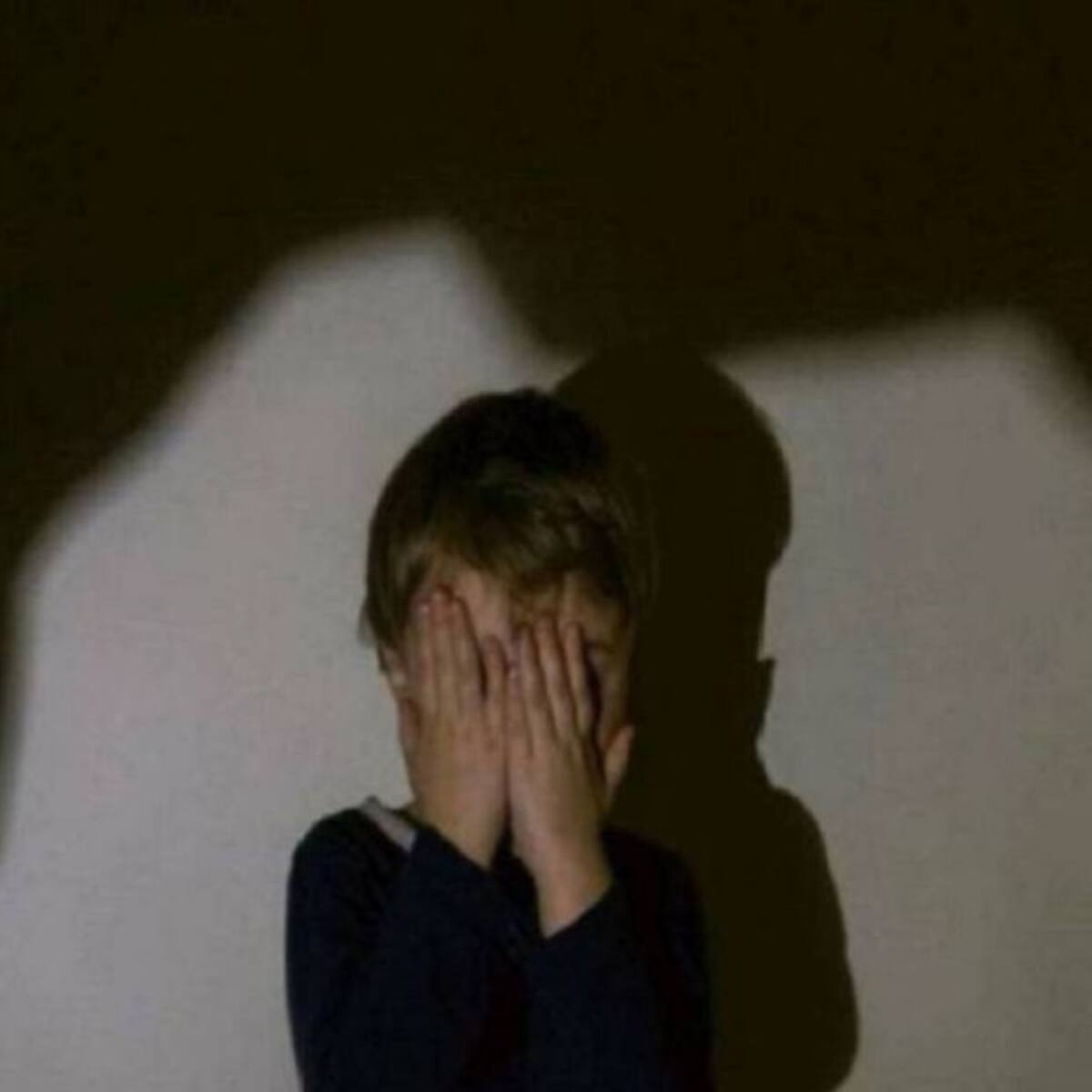 Atlántico: denuncian caso de un menor de 11 años que permanecía encadenado por sus padres