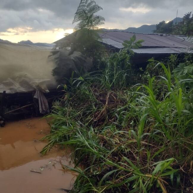Deslizamiento dejó dos personas muertas. Crédito: Secretaría de Medio Ambiente de Caldas.