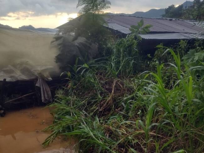 Deslizamiento dejó dos personas muertas. Crédito: Secretaría de Medio Ambiente de Caldas.