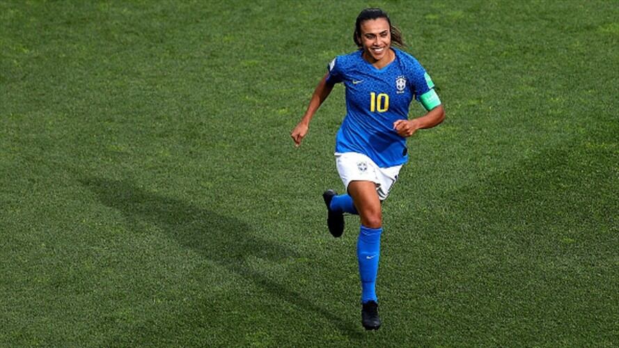 La jugadora brasilera Marta impuso una nueva marca en la historia del fútbol. Foto: Getty Images