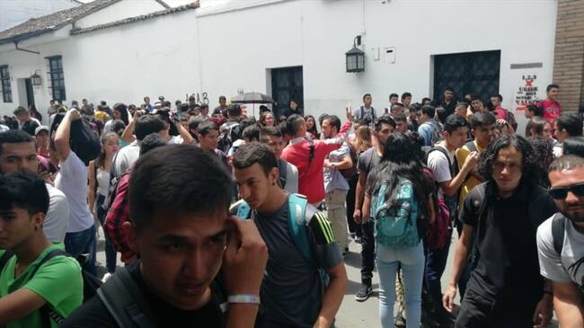 La concentración se registra en las afueras de la Facultad de Humanidades, donde los participantes realizarán diferentes actividades culturales. Foto: Cortesía Javier Astaiza