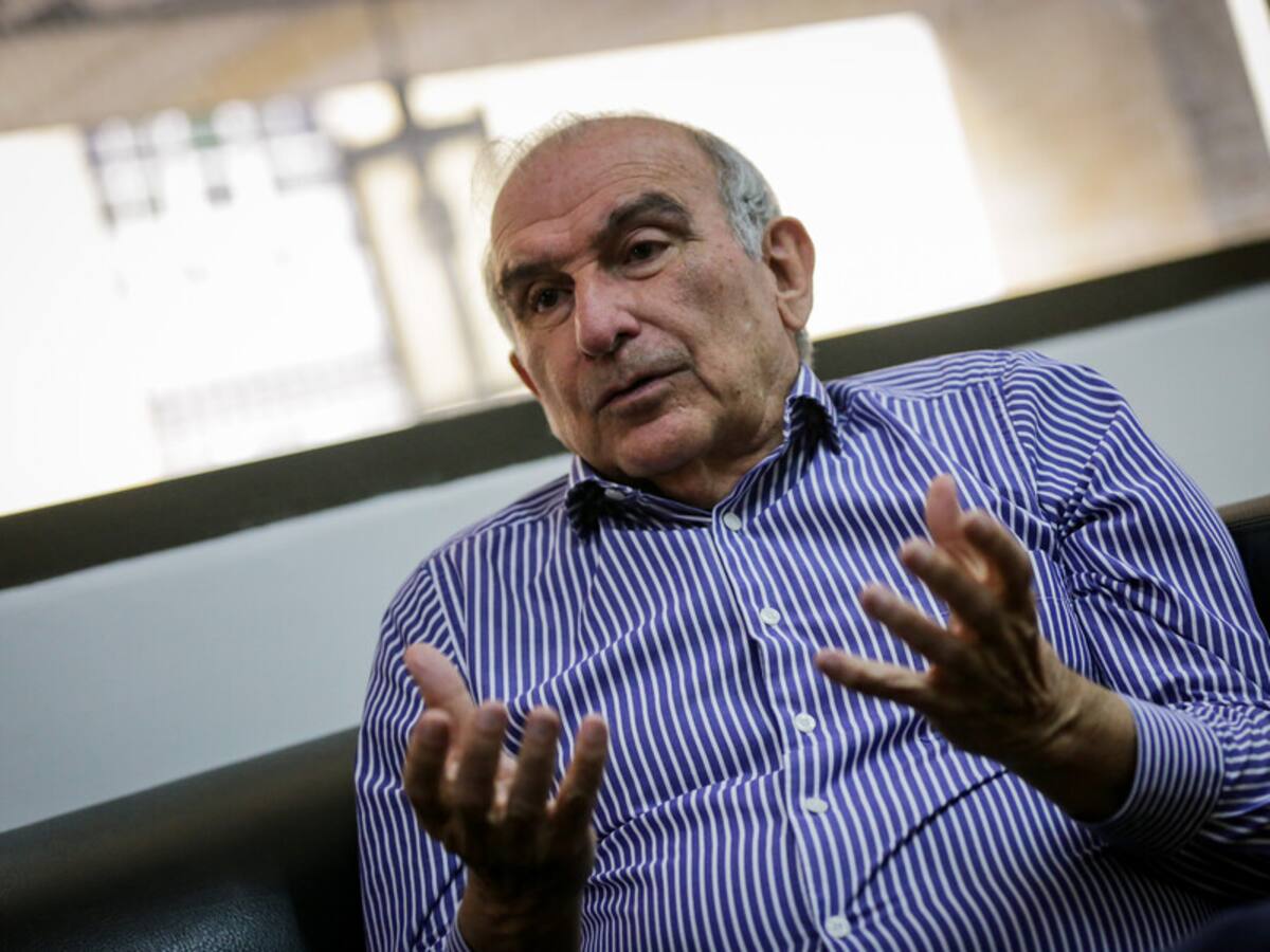 Parece una idea improvisada: Humberto de la Calle por compra gubernamental de hoja de coca