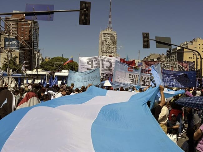 Empresario explica la crisis económica que vive Argentina