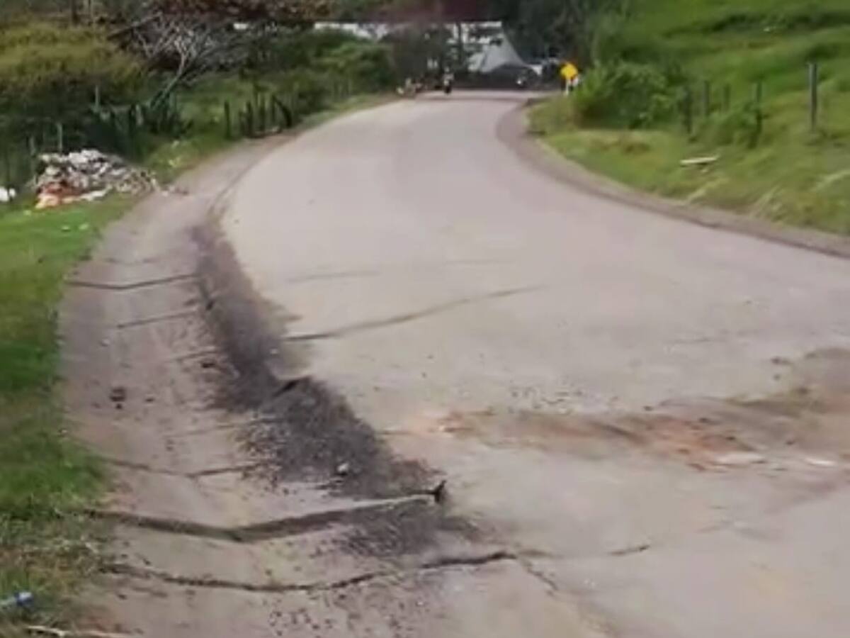 Nuevo movimiento en masa pone en riesgo a 50 familias en Rosas, Cauca
