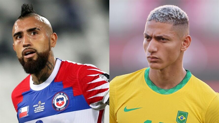 Futbolistas Arturo Vidal y Richarlison. Foto: MB Media/Getty Images / Hector Vivas - FIFA/FIFA via Getty Images