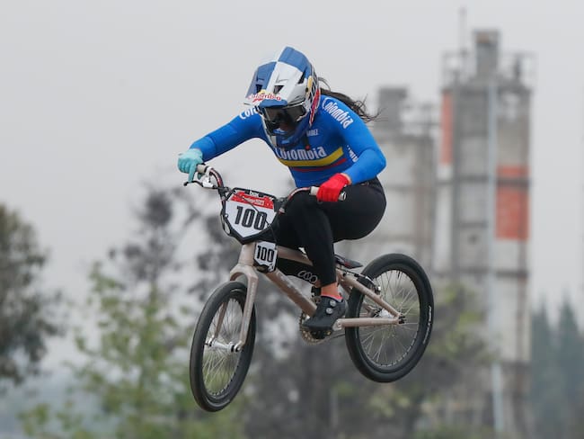 Mariana Pajón de Colombia compite BMX racing hoy, durante los Juegos Panamericanos 2023 en Santiago (Chile). EFE/ Ailen Díaz