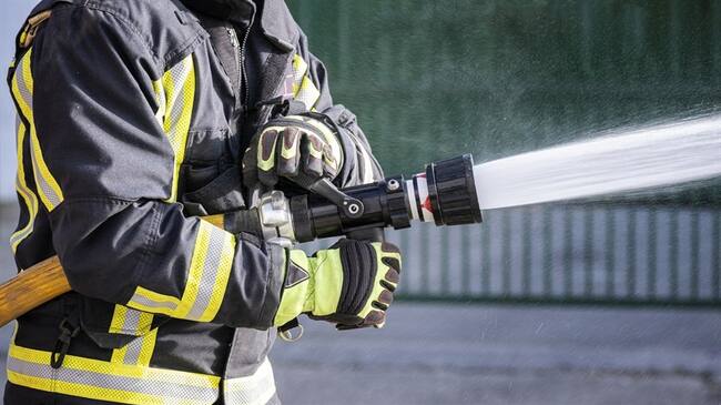 “Son muy pocos los recursos para fortalecer los cuerpos de bomberos. Aquí todavía atendemos emergencias con máquinas de hace 50 años”: Misael Cadavid. Foto: Getty Images / FAUSTINO CARMONA GUERRERO