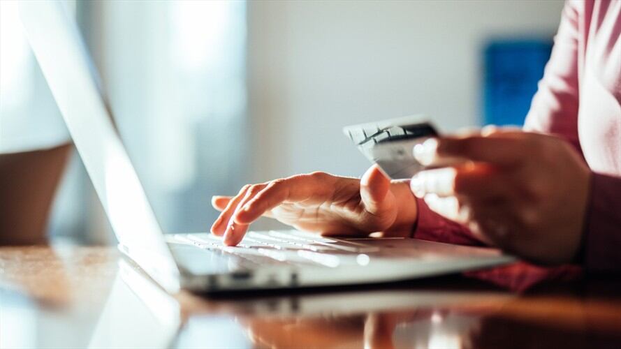 Pago por internet de servicios públicos. Foto: Getty Images