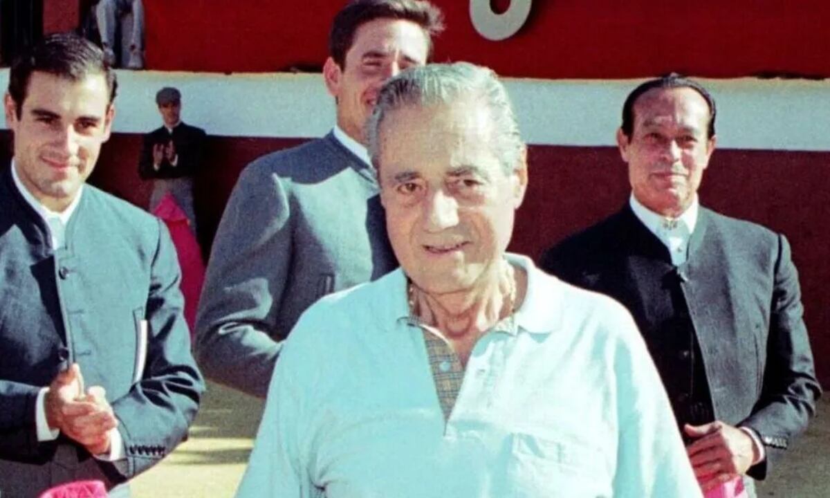 Fotografía de archivo del legendario torero onubense de la década de los 50 Miguel Báez Espuny "Litri", que ha fallecido hoy en Madrid, a la edad de 91 años. EFE/Miguel Vázquez