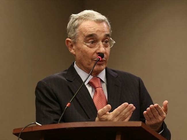 Uribe dijo que enfrentará el llamado de la Corte con espíritu patriótico . Foto: Colprensa