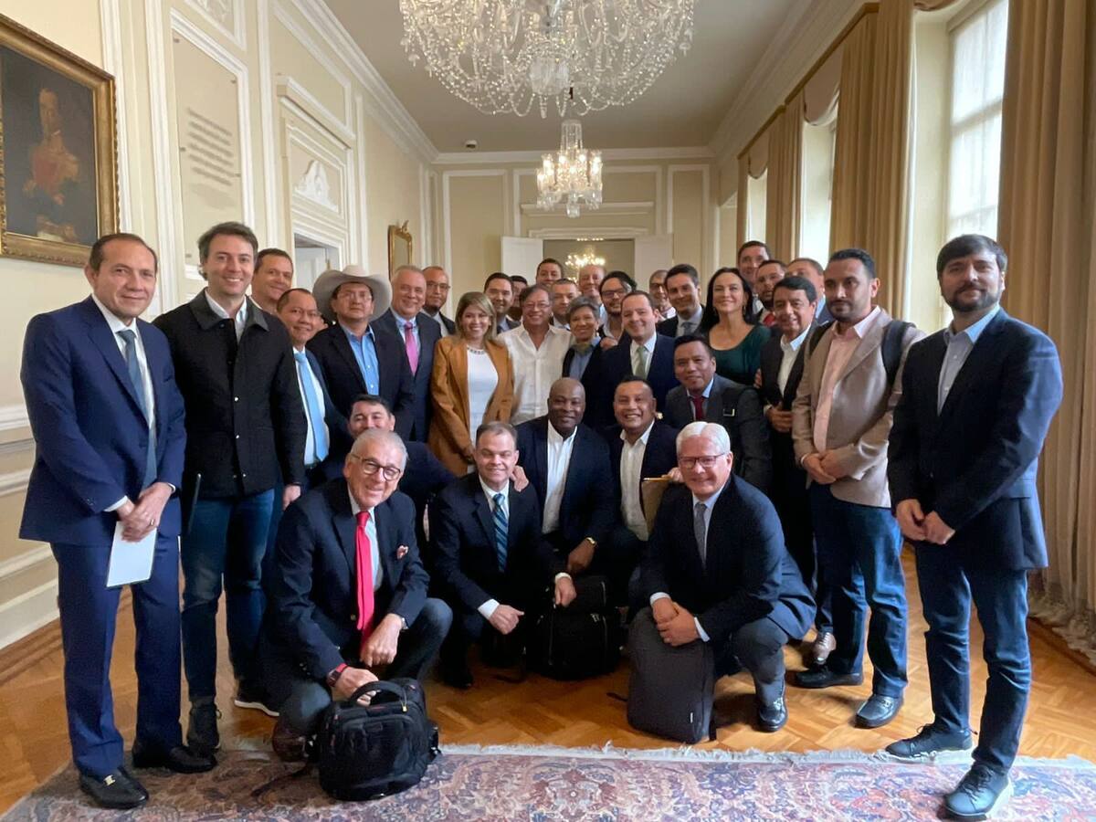 Alcaldesa de Santa Marta propone al presidente Petro mejoras al Sisbén y al PAE