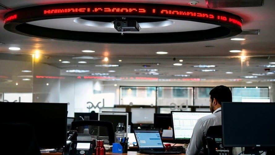 La Superintendencia requirió a la Bolsa de Valores y les pidió que activarán su plan de contingencia, que consiste en un mecanismo alterno de negociación.. Foto: Getty Images / JUAN BARRETO