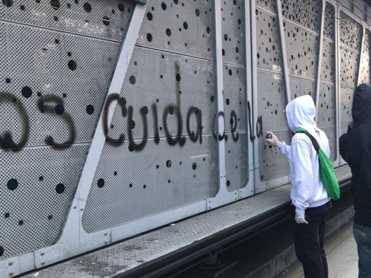 Encapuchados agredieron a la prensa en Medellín