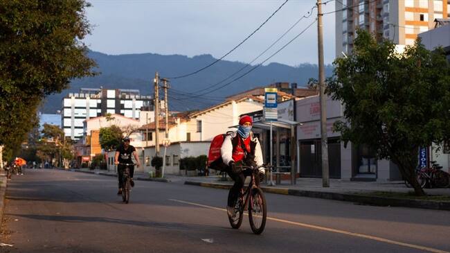 Personas que vuelvan a violar aislamiento serán presentadas ante un juez. Foto: Getty Images