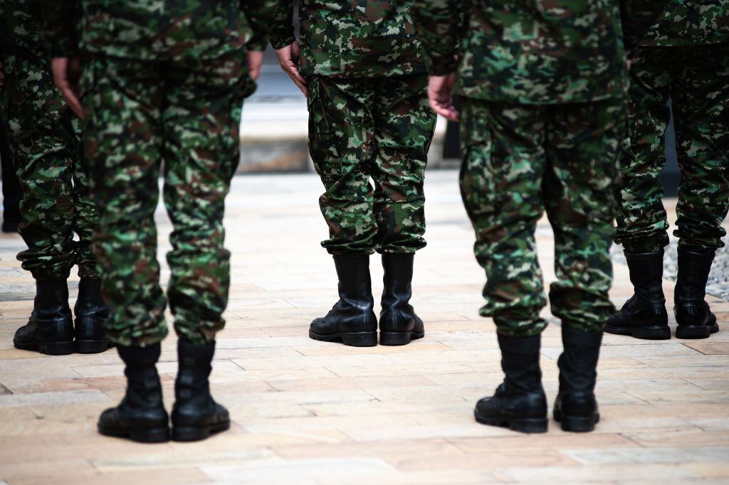 Soldados de las Fuerzas Militares. Foto: (Photo by Sebastian Barros/NurPhoto via Getty Images)