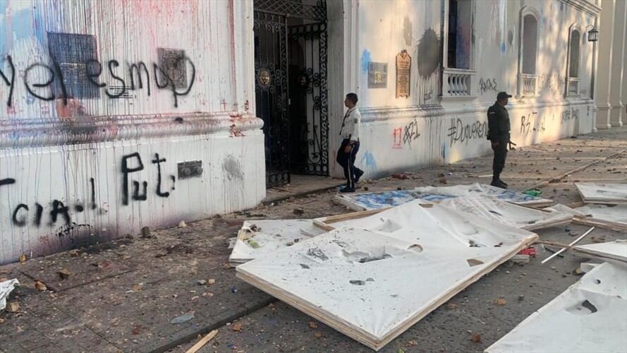 Masiva movilización terminó con actos vandálicos en Popayán. Foto: Redacción W Radio