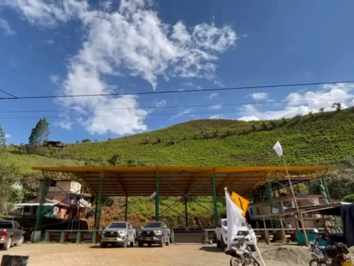 Denuncian grave crisis humanitaria por combates entre Ejército y disidencias en Suárez, Cauca